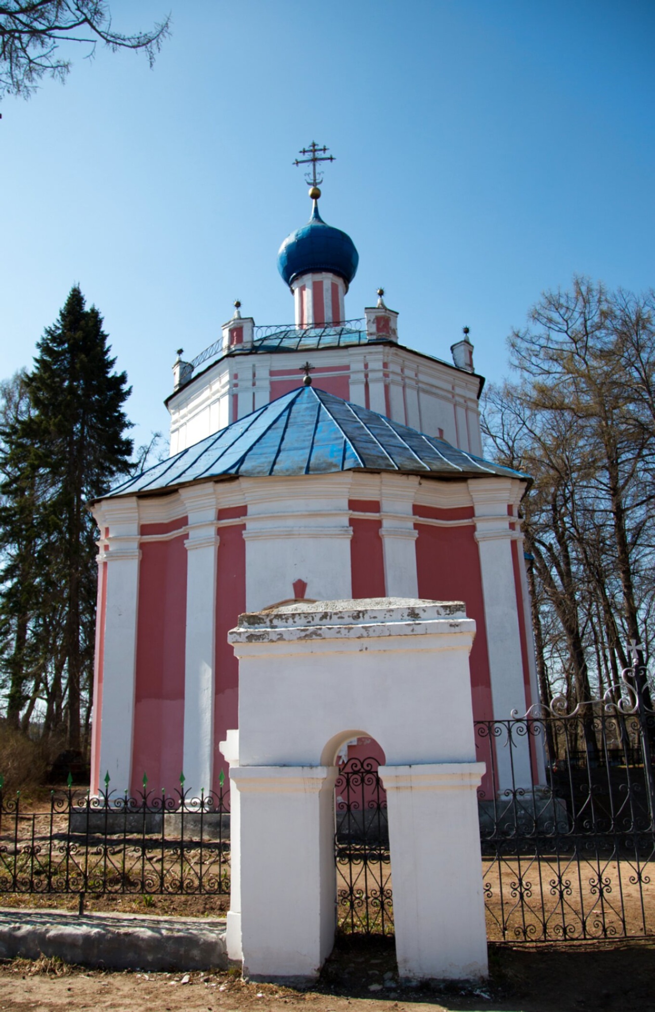 Храм Воскресения Христова на Прутненском погосте