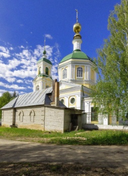 Храм Святых Апостолов Петра и Павла в селе Петровском