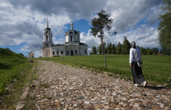 Храм в честь иконы Божией Матери «Знамение» в селе Комлево