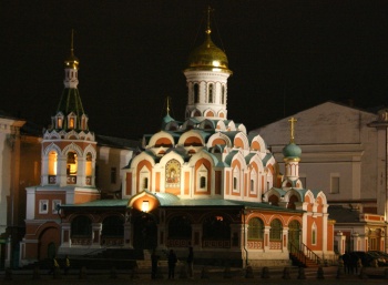 Казанский собор на Красной площади: ночной образ воссозданной святыни