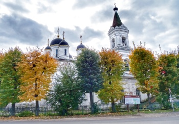 Белый Троицкий собор в Твери