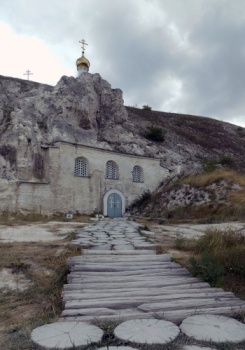 Свято-Успенский Дивногорский мужской монастырь в меловых скалах