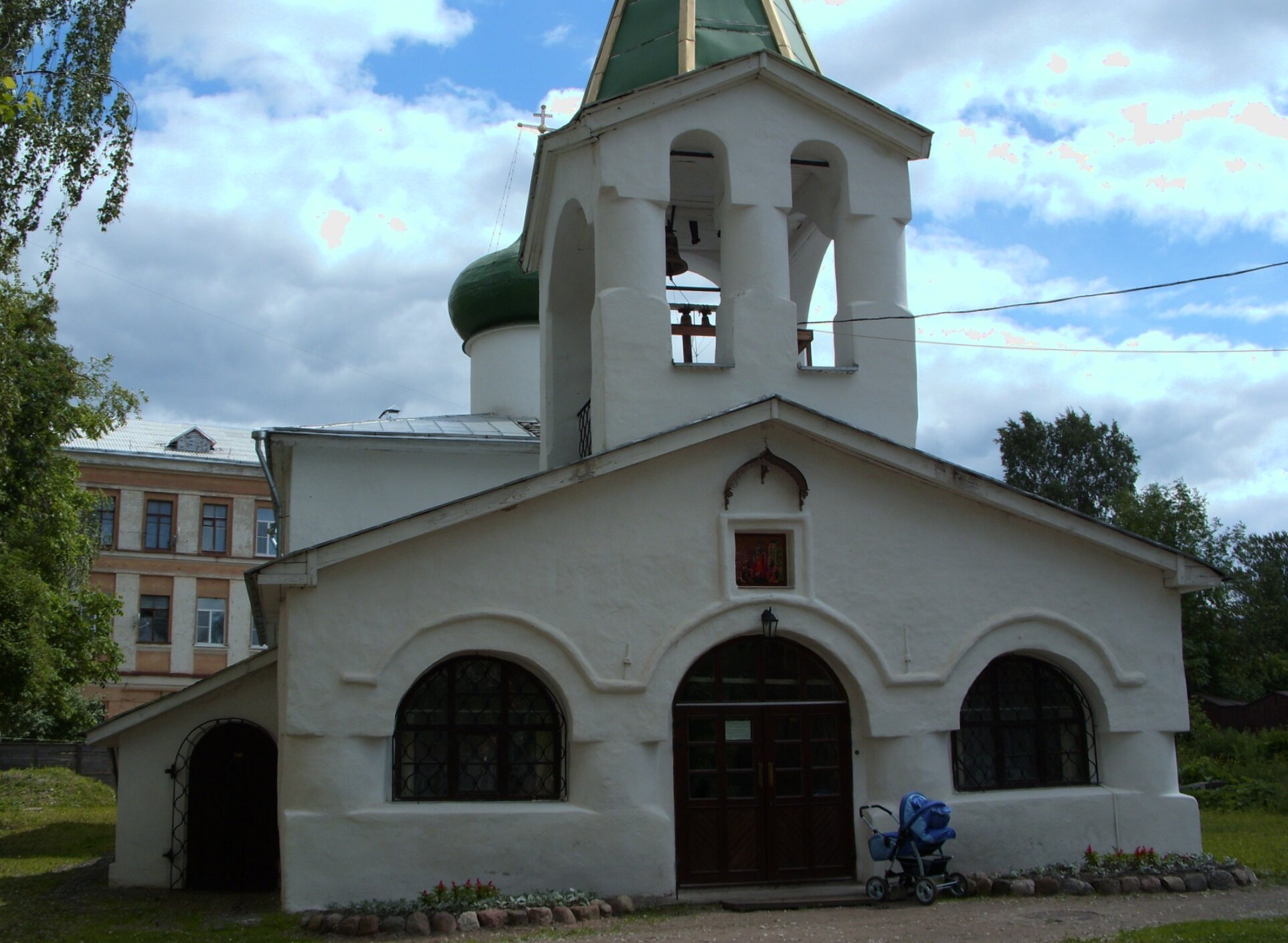 Храм Преполовения Пятидесятницы в Пскове