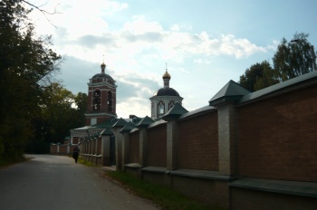 Храм иконы Божией Матери «Знамение» в Захарьине