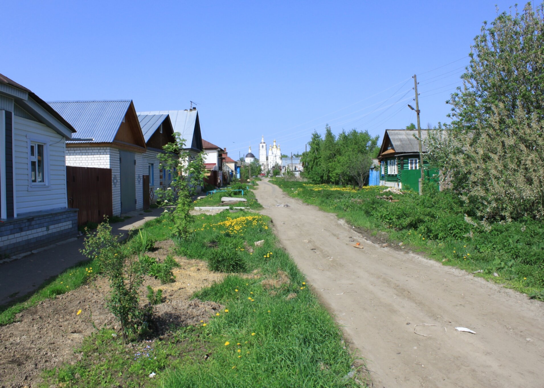 Вид на Благовещенскую церковь из деревни Обухово