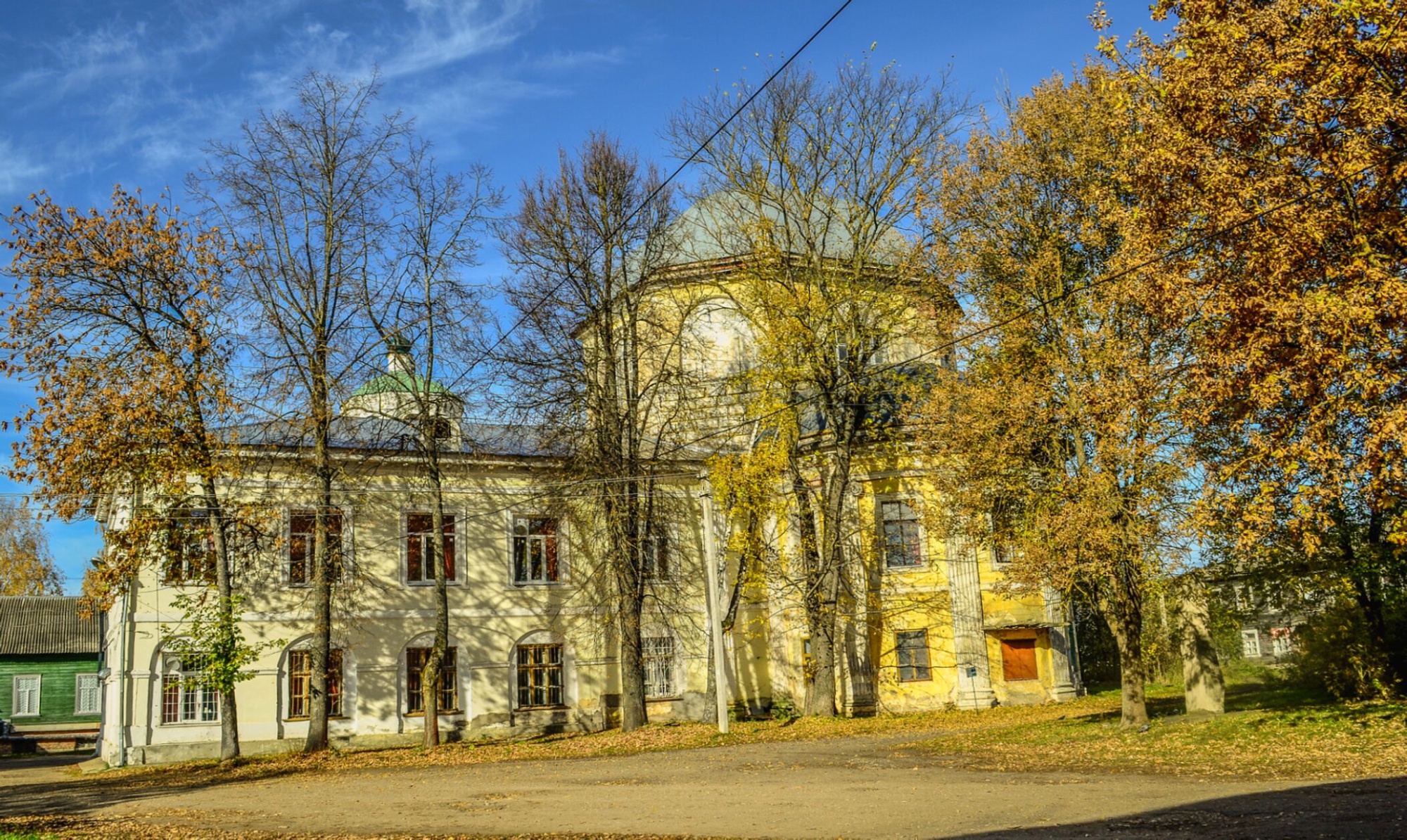Крестовоздвиженская церковь в Торжке - архитектурный памятник православия
