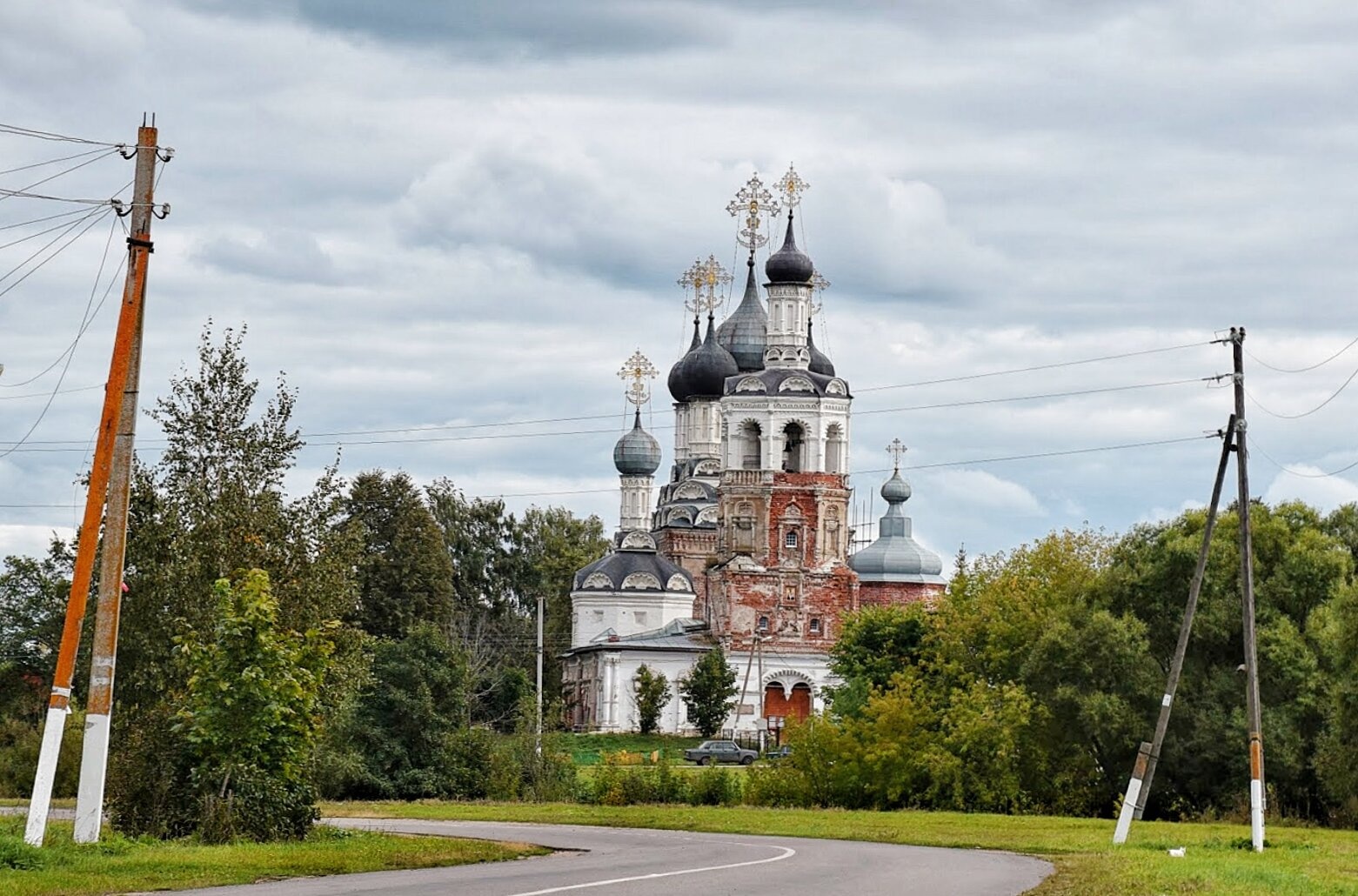 Храм Живоначальной Троицы в селе Дединово