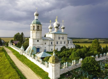 Храм Пророка Илии на Ильинском погосте в Засодимье