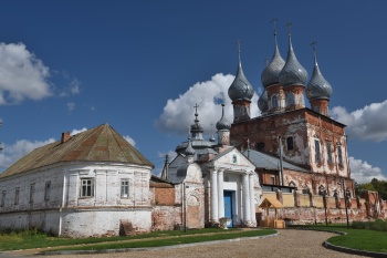 Церковный ансамбль в селе Васильевское Шуйского района