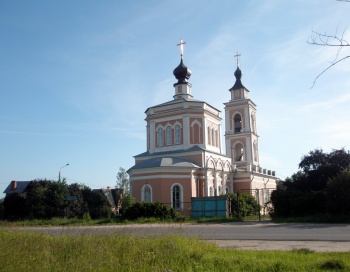 Храм Преображения Господня в селе Вельяминово