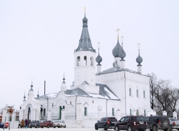 Храм Святителя Иоанна Златоуста в селе Годеново с Животворящим Крестом