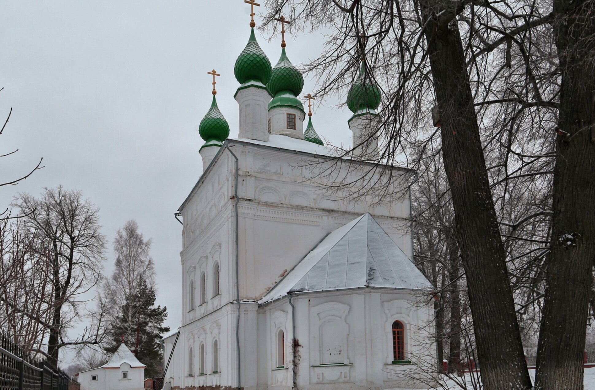 Церковь Иоанна Богослова в селе Введеньё
