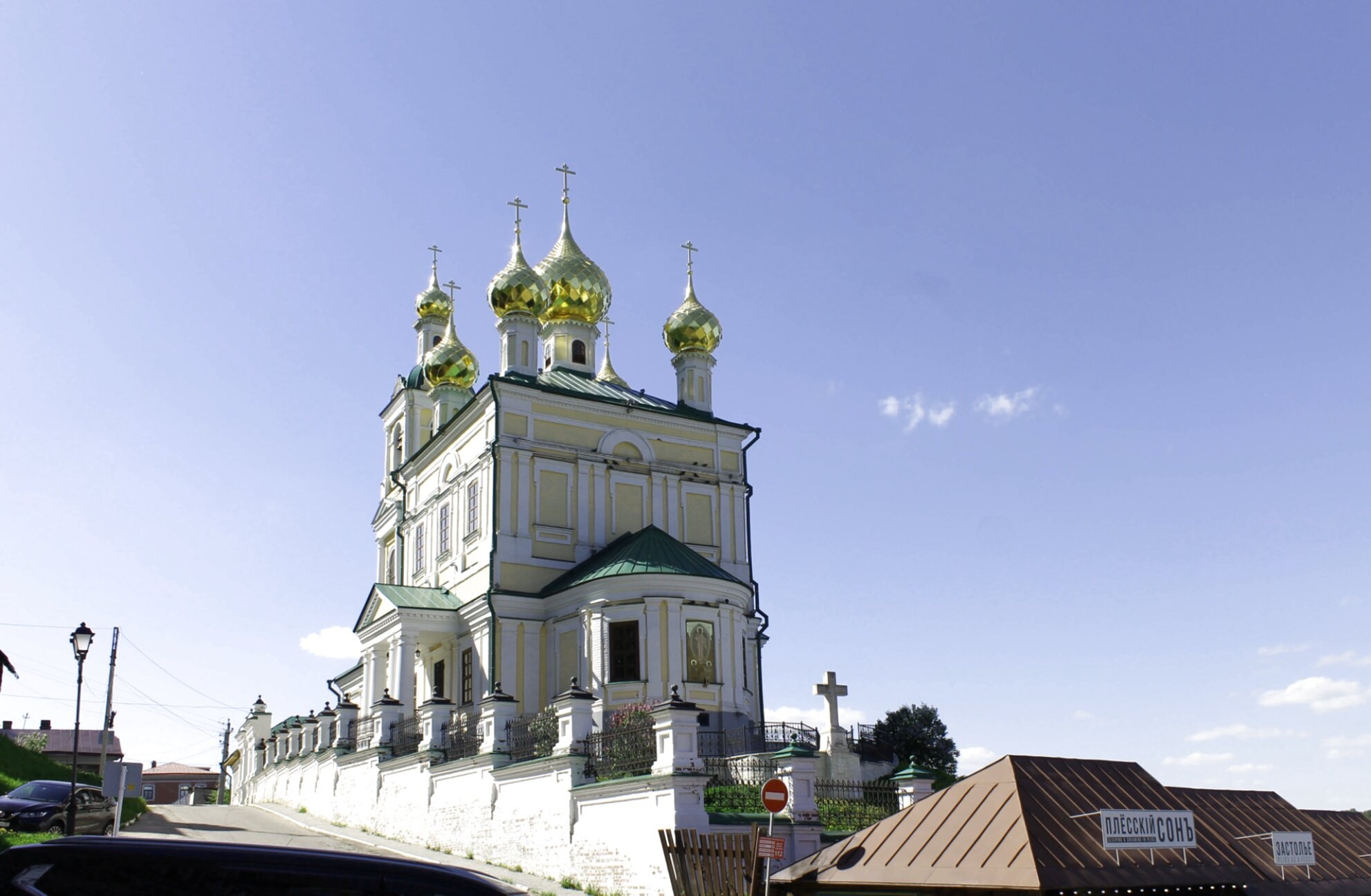 Воскресенская церковь в Плёсе