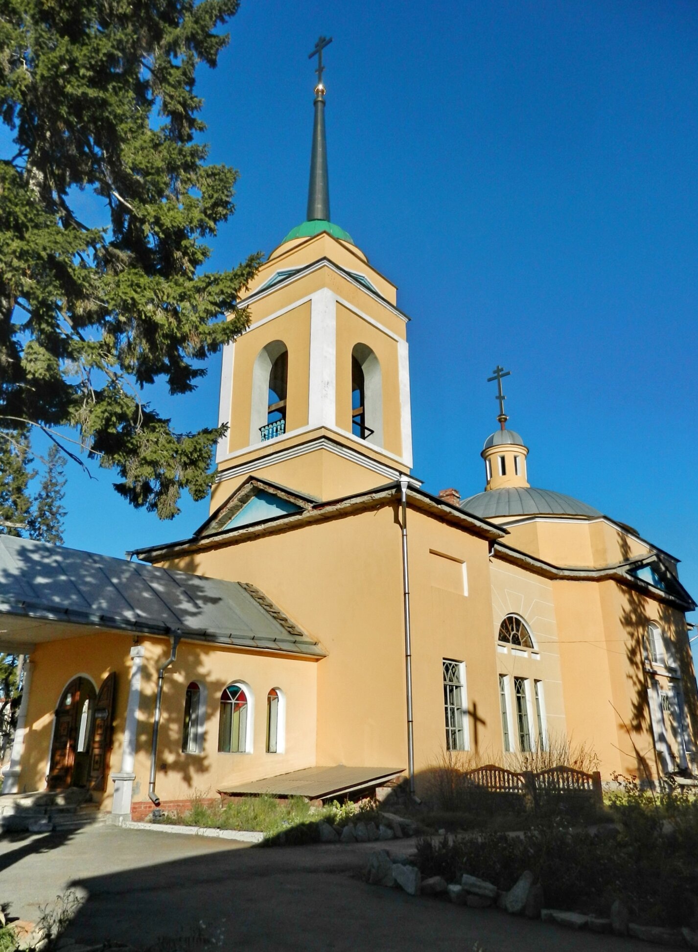 Храм Покрова Пресвятой Богородицы в селе Горный Щит