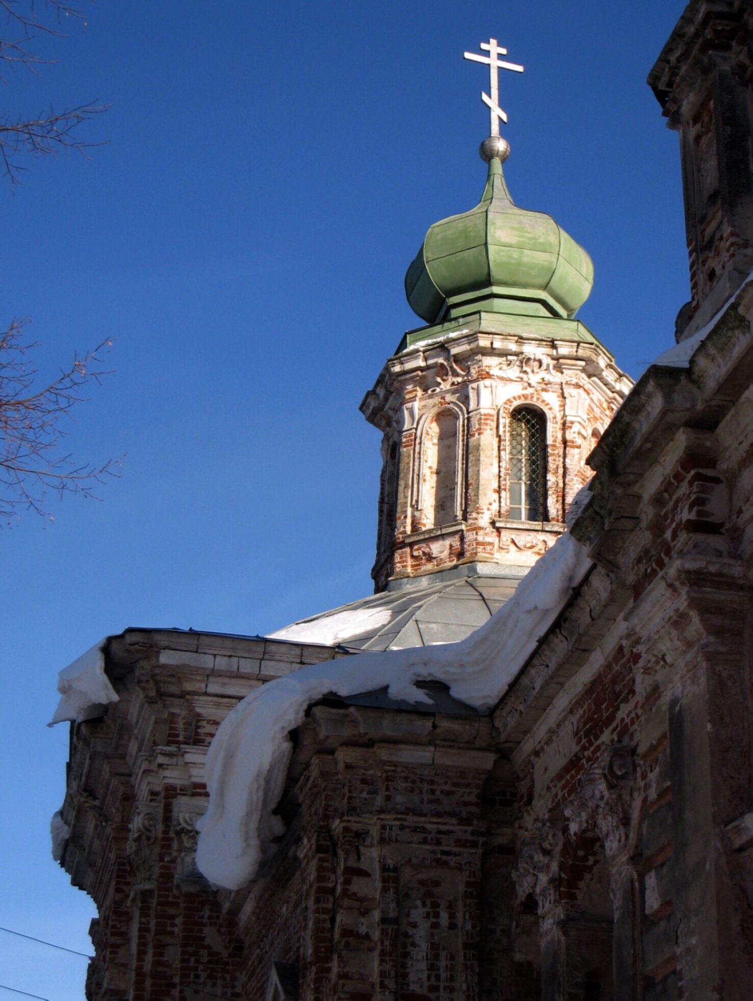 Церковь Троицы Живоначальной в селе Лужники
