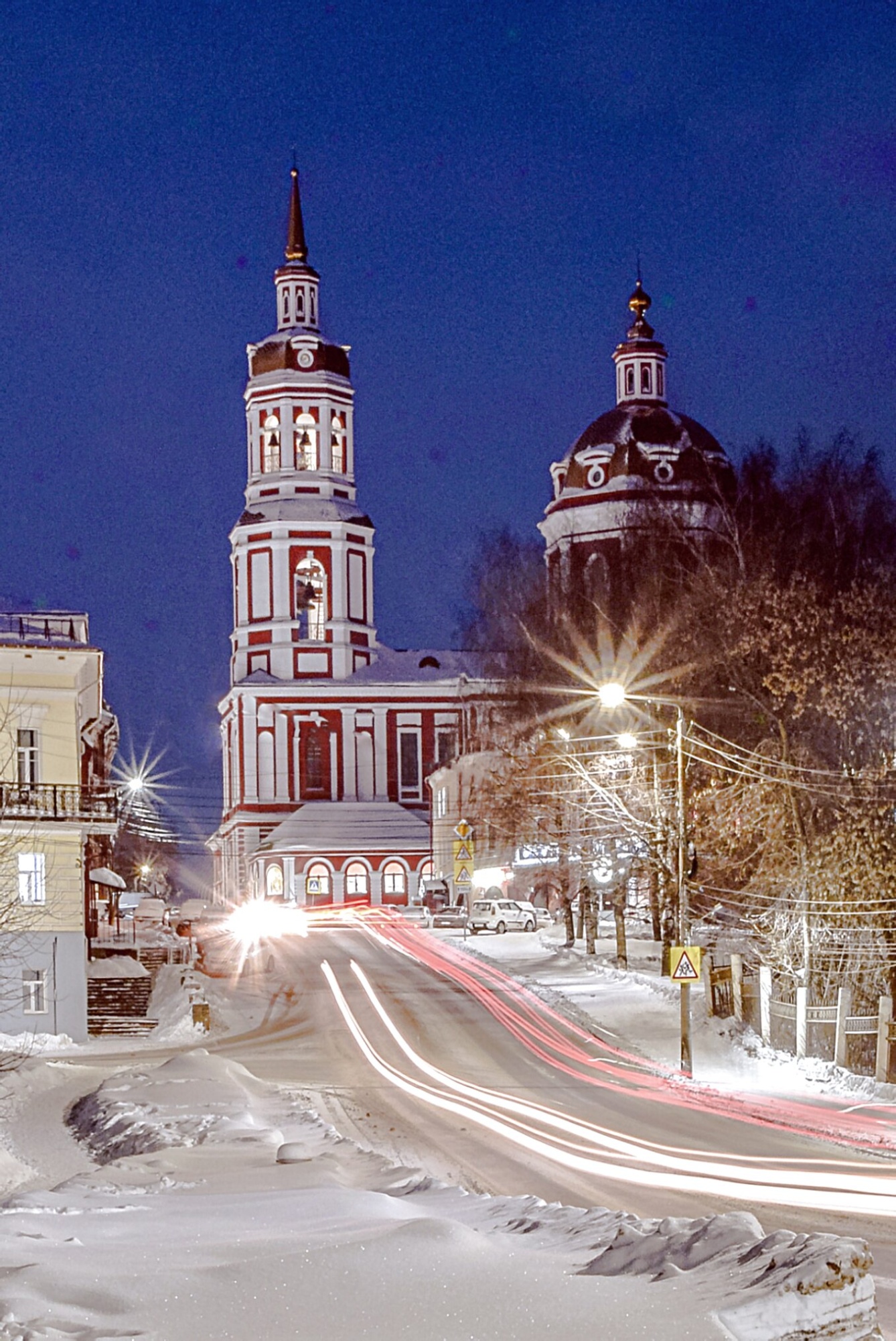Спасский собор в Кирове: зимний вид на храм Спаса Нерукотворного