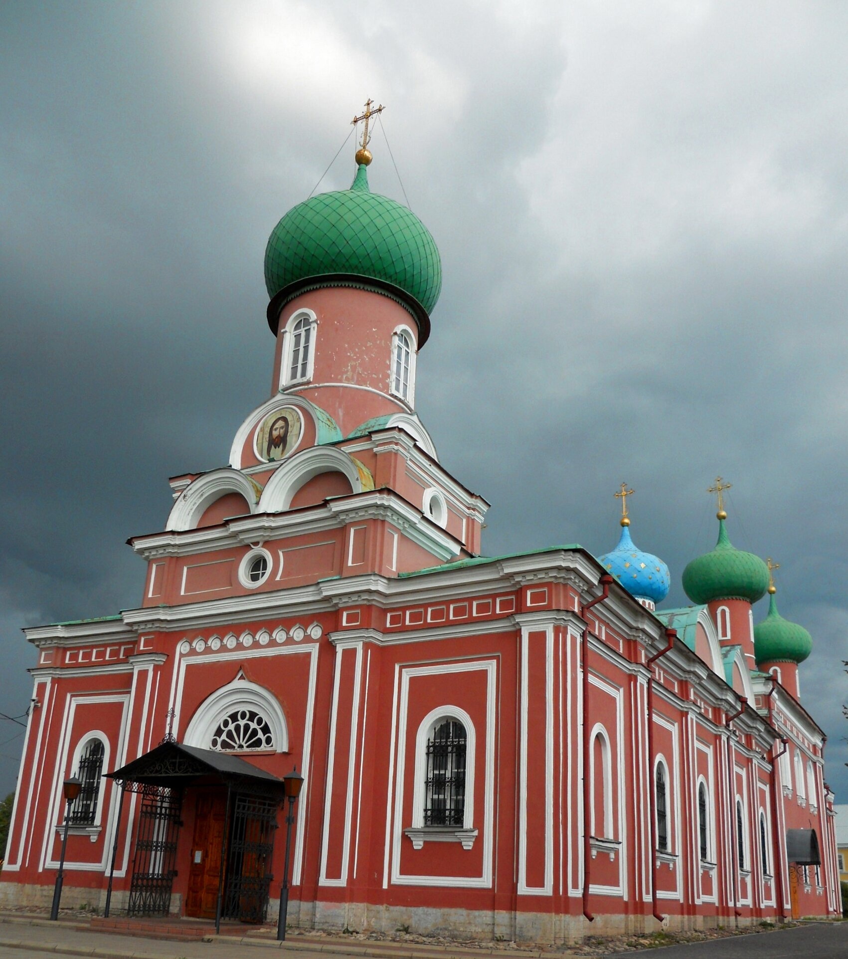 Спасо-Преображенский собор в Тихвине