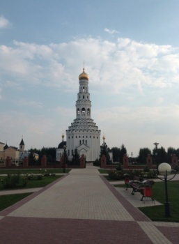 Храм Святых Апостолов Петра и Павла на Прохоровском поле