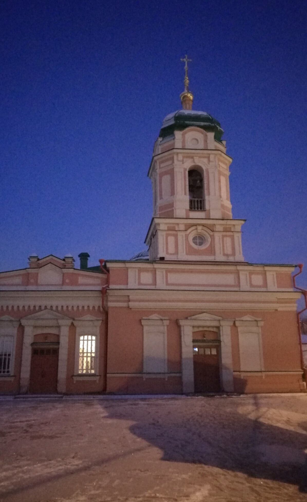Ильинская церковь в Тюмени - зимняя ночная фотография