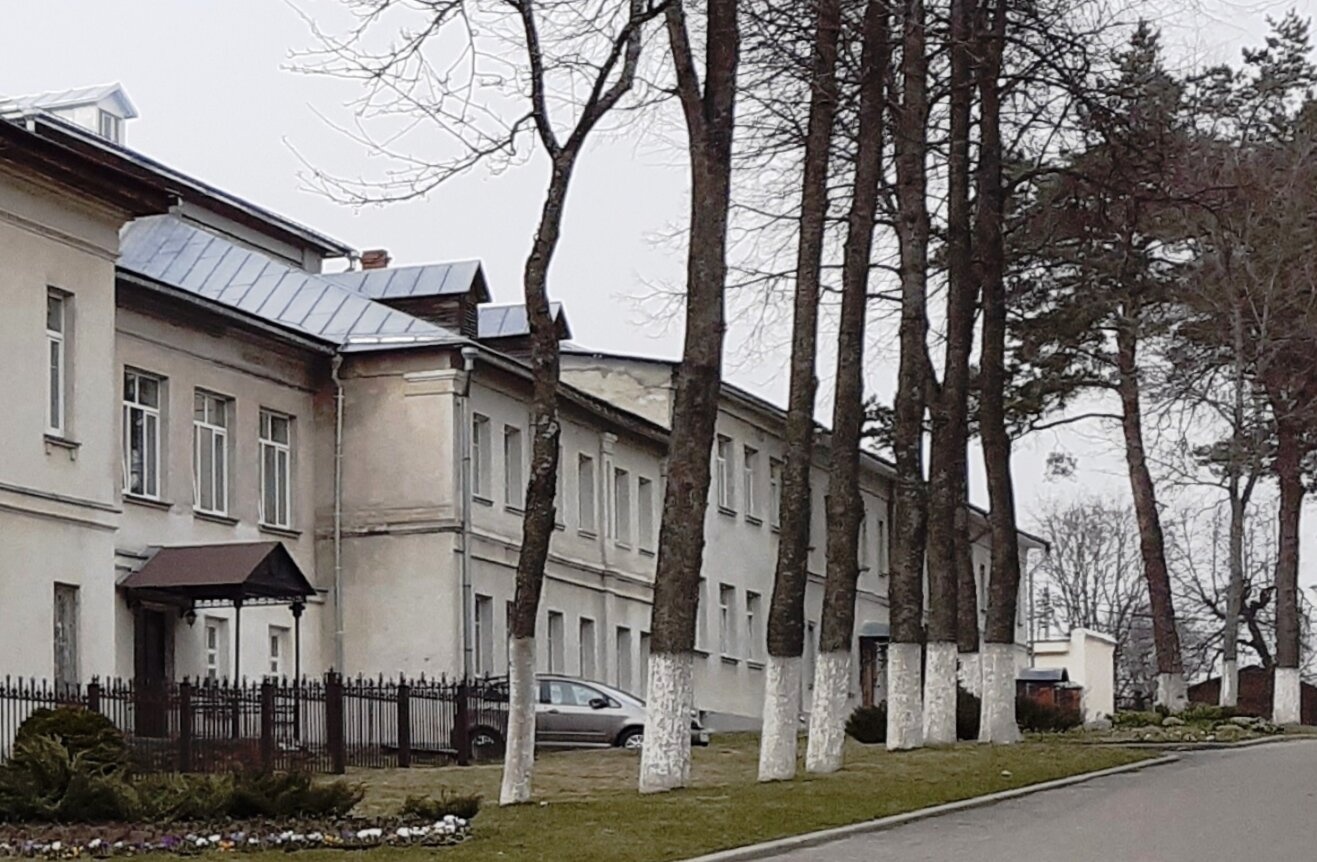 Монастырский корпус Покровского Хотькова монастыря