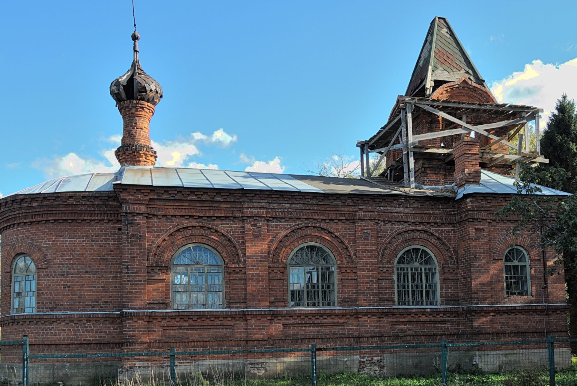 Церковь Святителя Тихона Амафунтского в Тутаеве