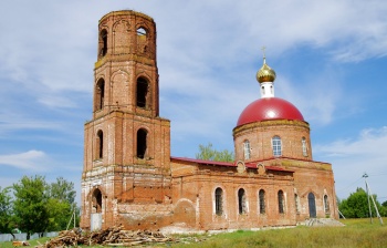 Церковь Преображения Господня с келейным корпусом в селе Колычёво