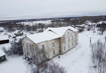 Вознесенская церковь в селе Вознесенье: зимний вид