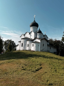 Церковь Василия Великого на Горке в Пскове