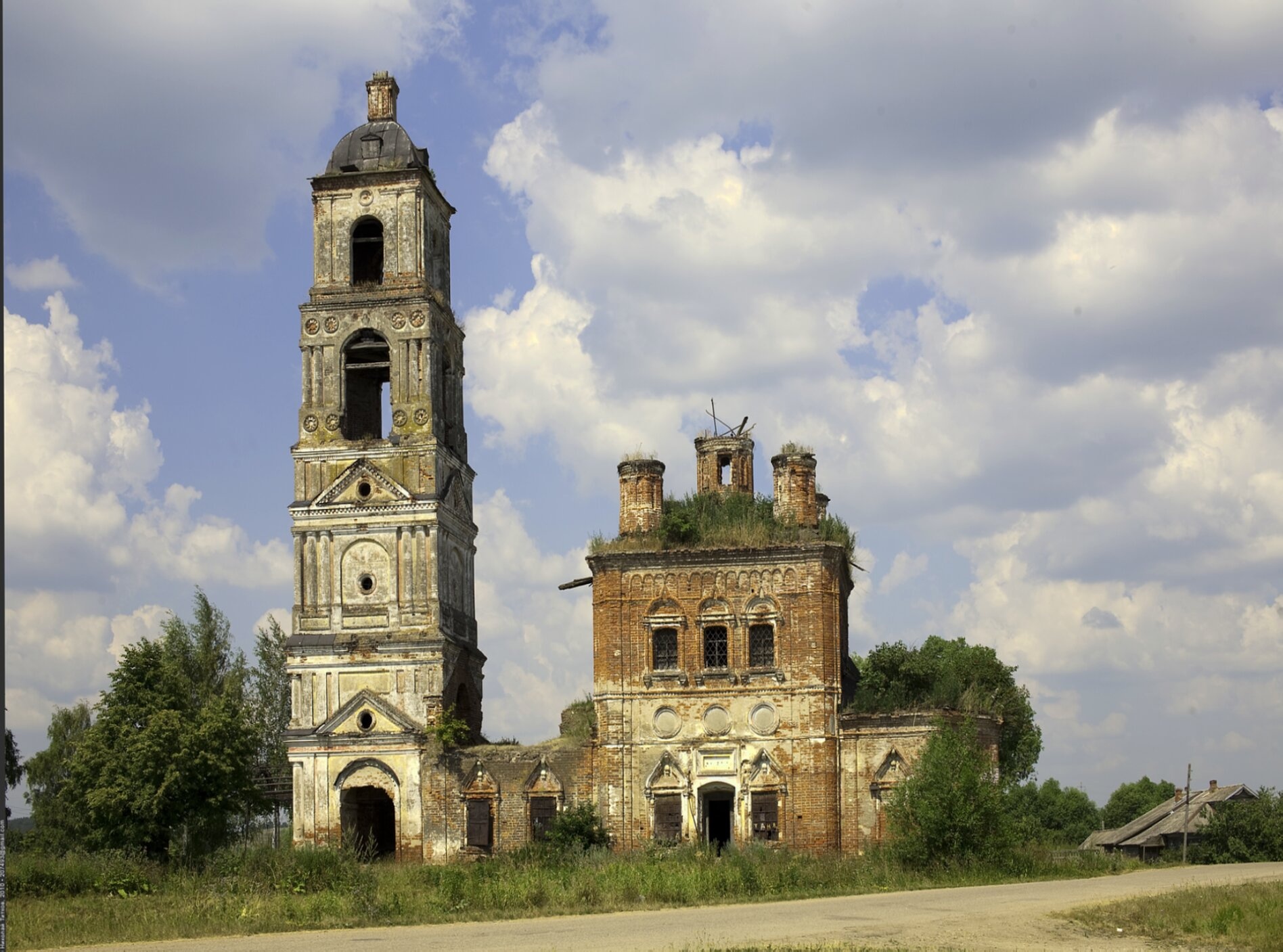 Храм Василия Великого в Деревнях: история и современность