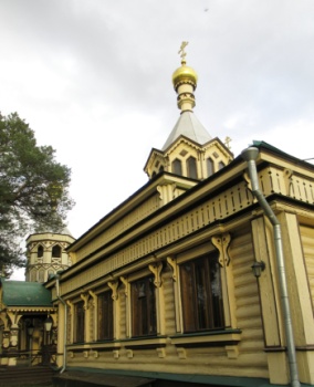 Троицкий храм в посёлке Удельная