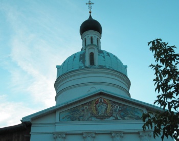 Никольский храм в Лукьяново: купол и мозаичное панно