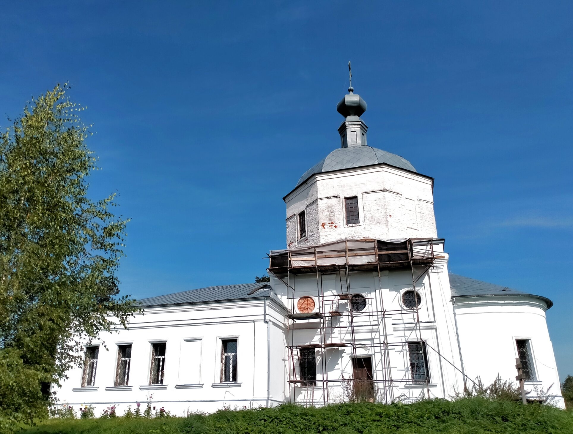 Церковь Воскресения Христова в селе Хребтово: архитектура и современное состояние