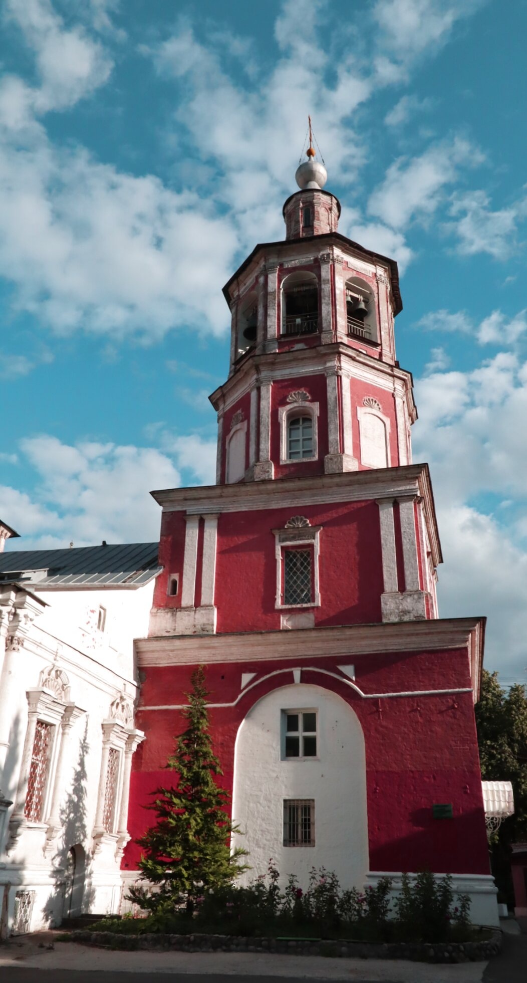 Колокольня храма Введения во храм Пресвятой Богородицы в Барашах