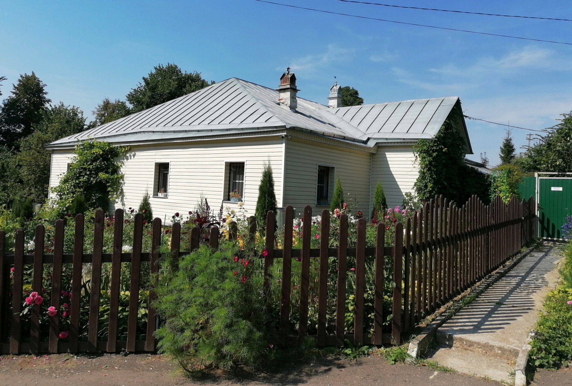 Храмовый дом Преображенского храма на Староспасском погосте