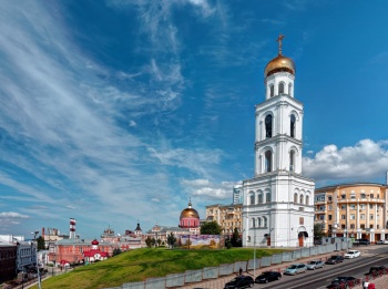 Иверский женский монастырь в Самаре: колокольня на фотографии