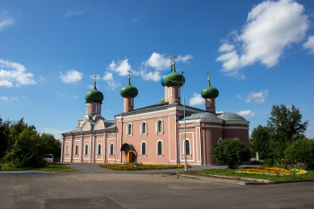 Спасо-Преображенский собор в Тихвине