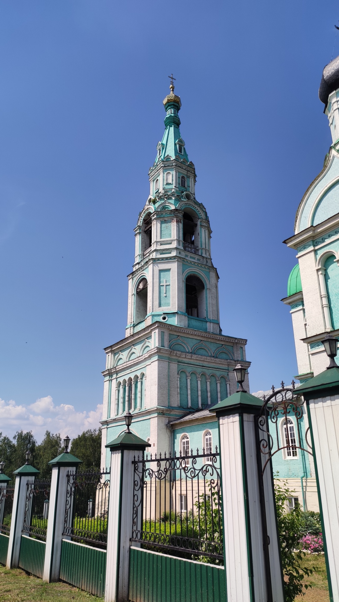 Свято-Троицкий собор в городе Яранске