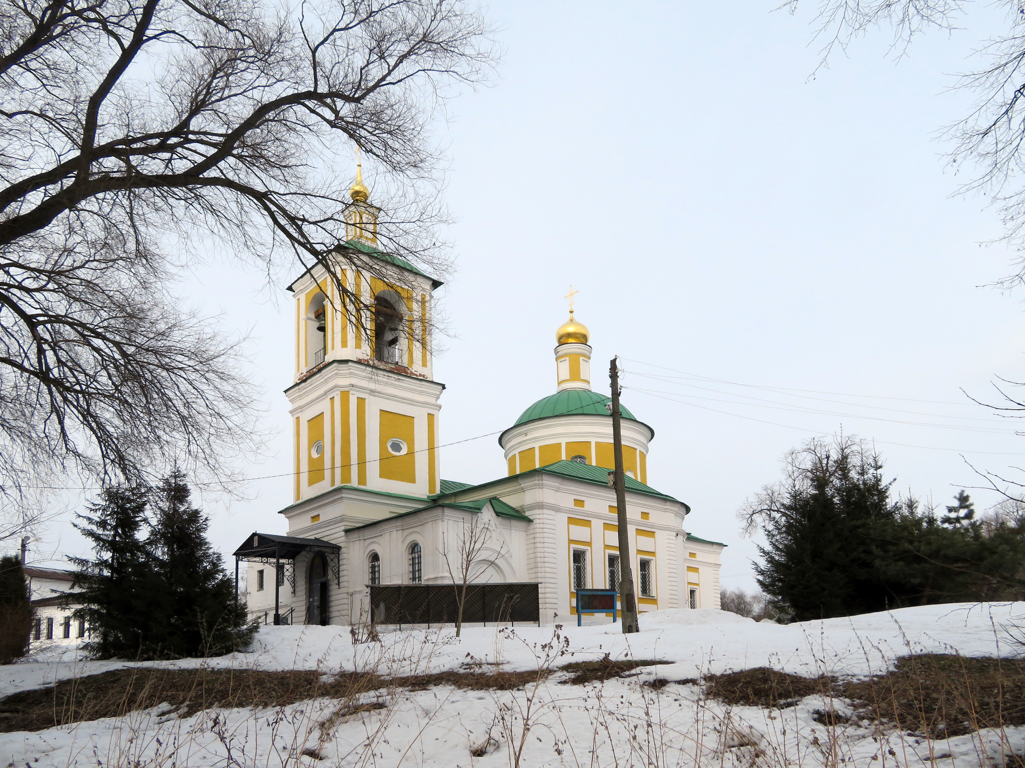 Храм Усекновения главы Иоанна Предтечи в Садках