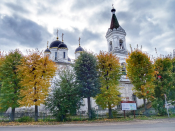 Белый Троицкий собор в Твери