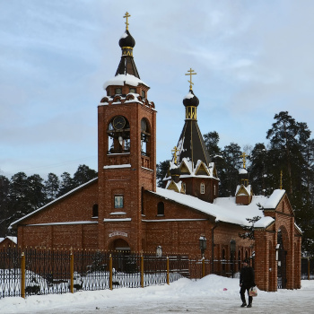 Храм Введения во храм Пресвятой Богородицы в поселке Ильинский