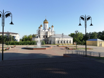 Воскресенский собор на Соборной площади города Руза