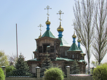 Свято-Троицкая церковь в Караколе — православная святыня у подножия Тянь-Шаня
