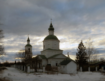 Храм Воскресения Христова в селе Молоди
