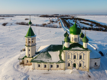 Церковь Введения Пресвятой Богородицы в деревне Пиньгиша - зимняя фотография