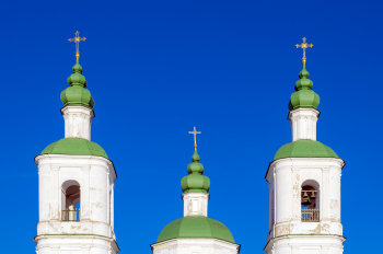 Храм Воскресения Христова в селе Молоди