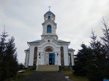 Покровская церковь в деревне Красное