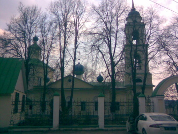 Храм Святых Апостолов Петра и Павла в Лужках