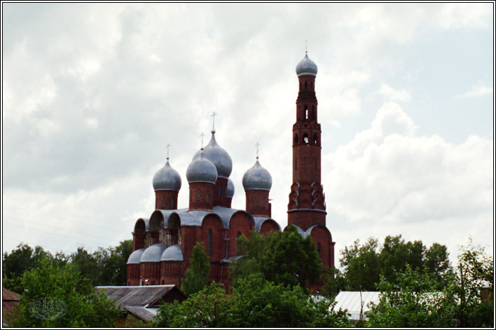 Воскресенский собор (Красная церковь) в Вичуге