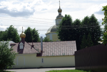 Храм Святых Апостолов Петра и Павла в селе Лужки