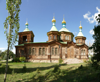 Свято-Троицкий собор в Караколе — православная святыня у подножия Тянь-Шаня